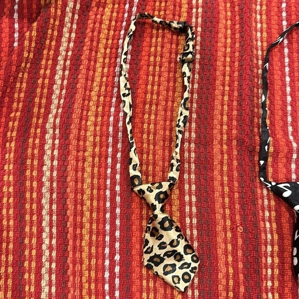 3 adjustable neckties for dogs clip on fits a small dog like a Pomeranian